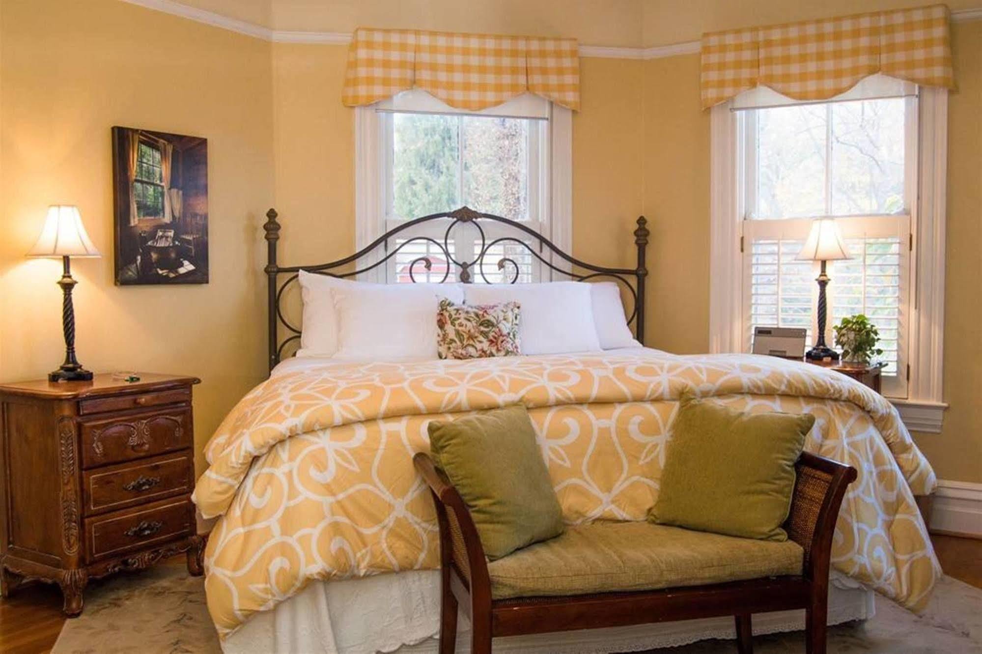 Oak Hill On Love Lane Bed And Breakfast Inn Waynesville Kültér fotó